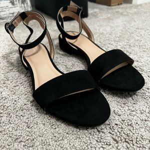Cushionaire Nila Sandals